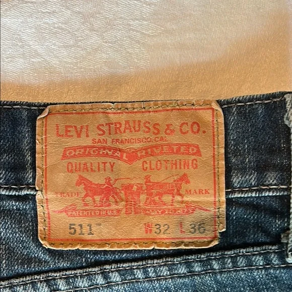 Men's Levi Jeans - Picture 5 of 7